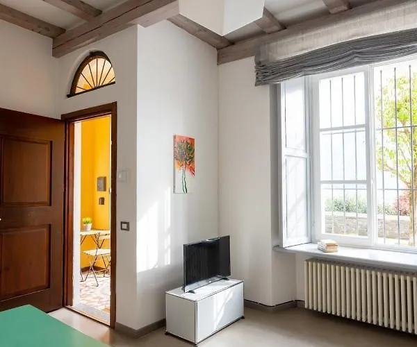 아파트 La Maison Des Lions Vacanze Accesso Diretto Localita *