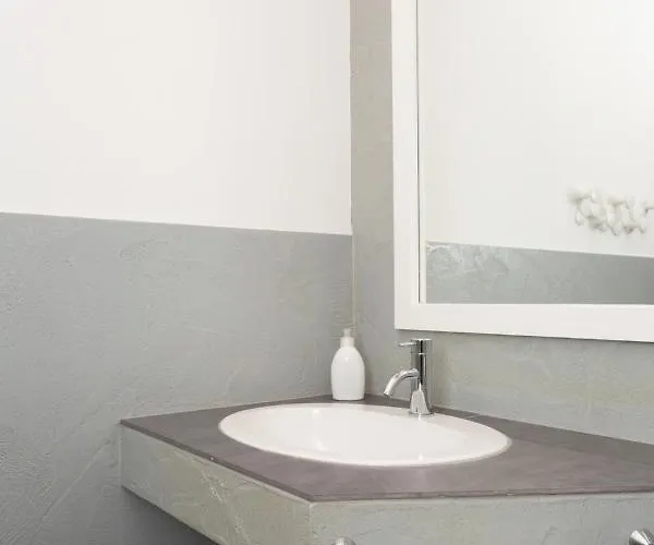 La Maison Des Lions Vacanze Accesso Diretto Localita 아파트 카노비오